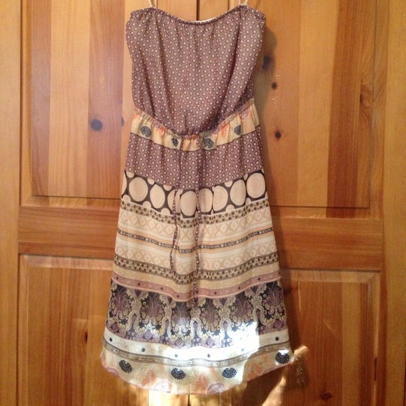 🚀Reduced⬇ Beautiful multicolored strapless dress - Picture 2 of 2