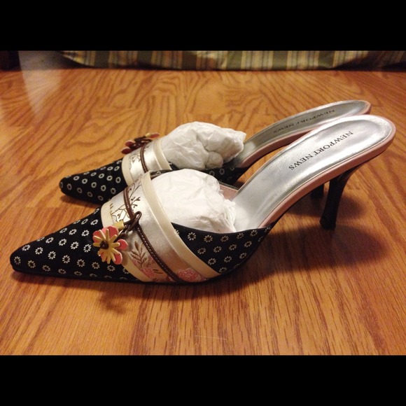 Oriental Styled Mules - Picture 2 of 3