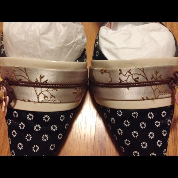 Oriental Styled Mules - Picture 3 of 3