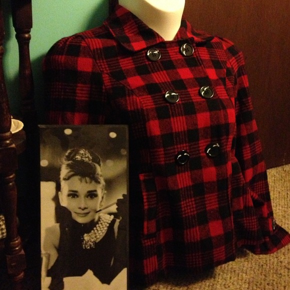 πThrift!π πHost Pick!π Warm plaid pea coat!β€ - Picture 2 of 4