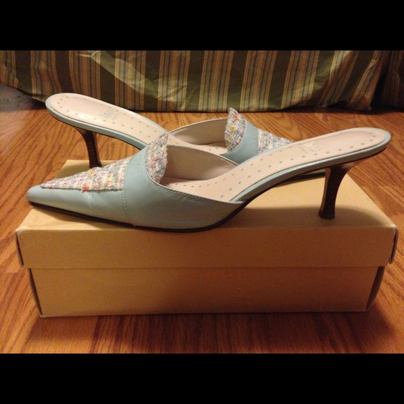 Blue Mules - Picture 2 of 4
