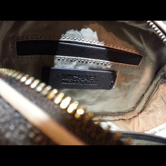 SOLD!!..Authentic Michael Kors - Picture 3 of 3