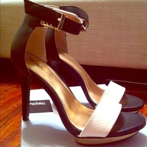 Vinta Heels by Mossimo size 6.5 NWT!