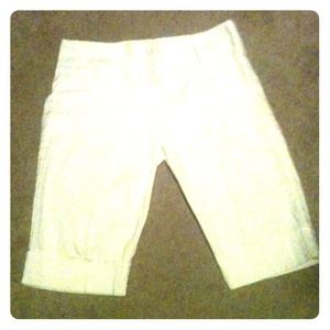 Size 5 White Capri