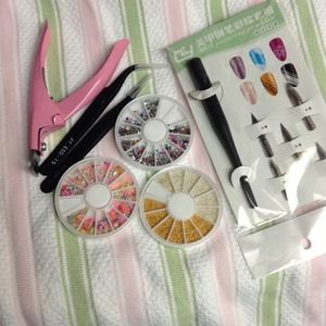 Nail Art Rhinestones plus more!
