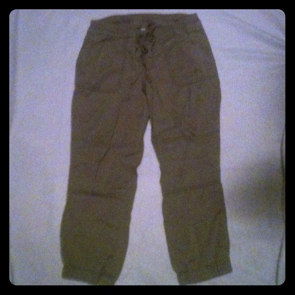 Khaki Capri - Picture 1 of 1