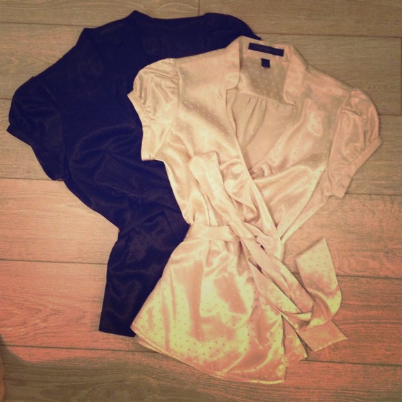 ❌SOLD❌Bundle Two Express Tops