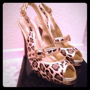 TRADED♦ Leopard print & gold heels