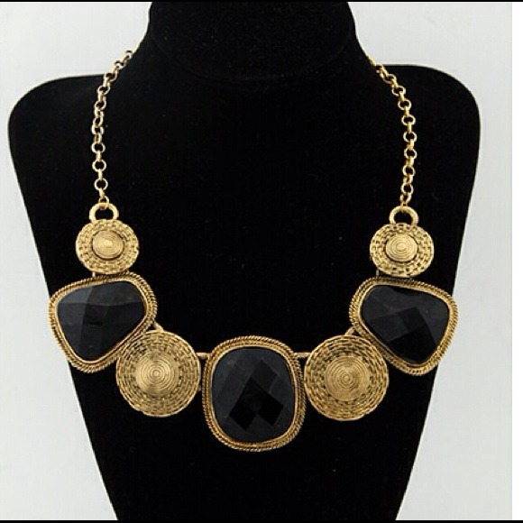 ❌SOLD❌Black Fashion Necklace