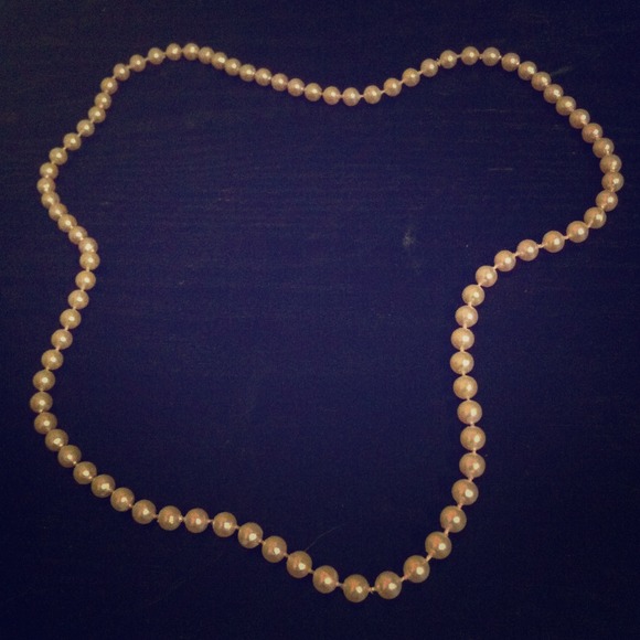 cute pearl necklace. - Picture 1 of 1
