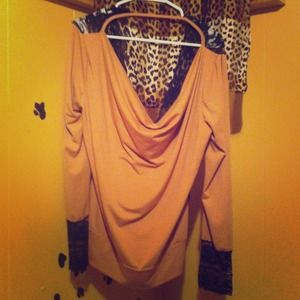 Great condition👌 Long sexy long sleeve shirt!