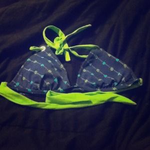 I'm selling my swimsuit top