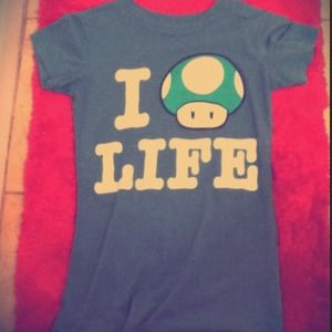 Super Mario tee ✌