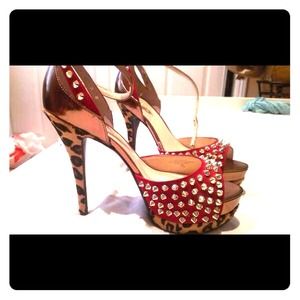 BRAND NEW CHEETAH STUDDED GUESS HEELS!!!Never worn