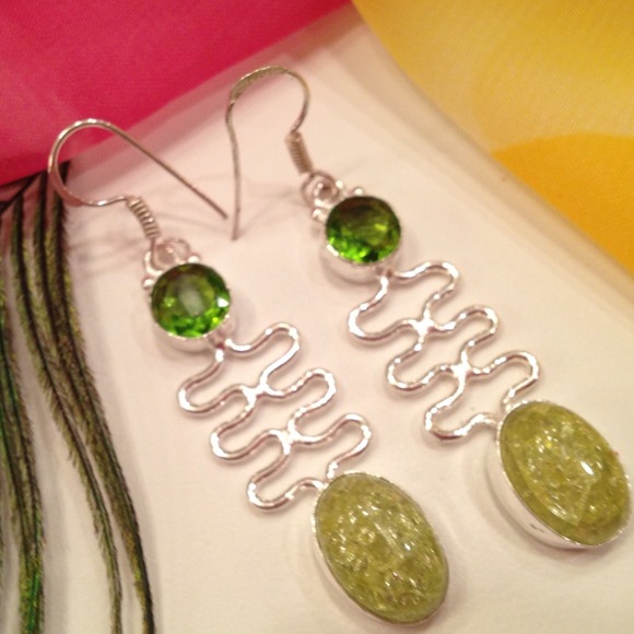 💚💚Green Natural Quartz &Peridot Dangle Earrings