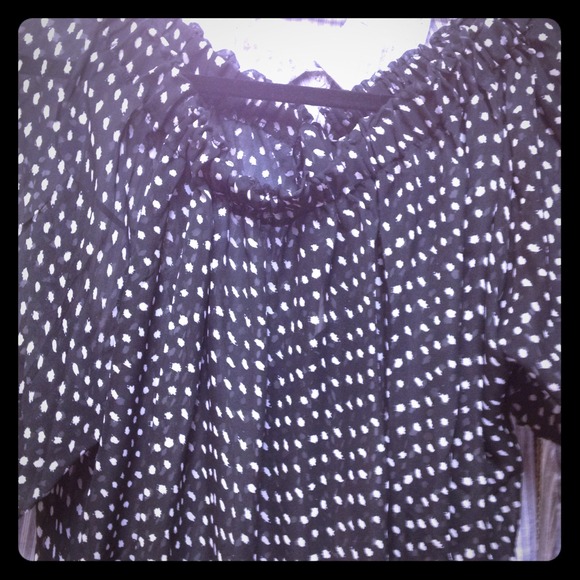 Black& White top