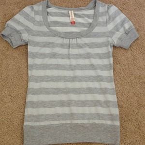 💢SOLD💢Grey and silver shimmer shirt