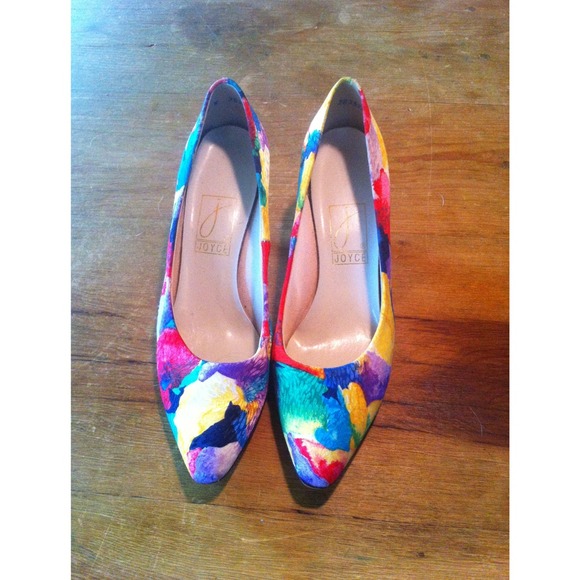 ❎ TRADE ❎  Vintage Watercolor Heels!