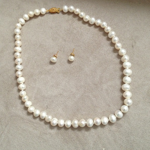 Genuine cultured akoya  pearls