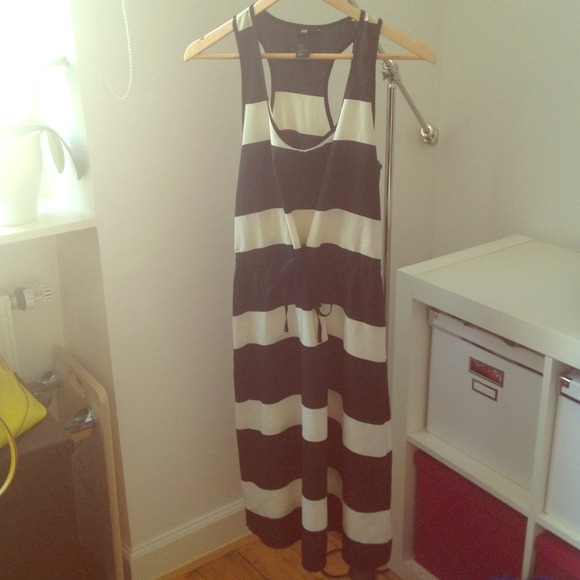 H&M knee length dress