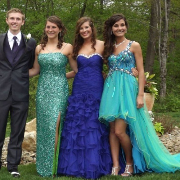 Beautiful turquoise and green prom dress! - Picture 4 of 4