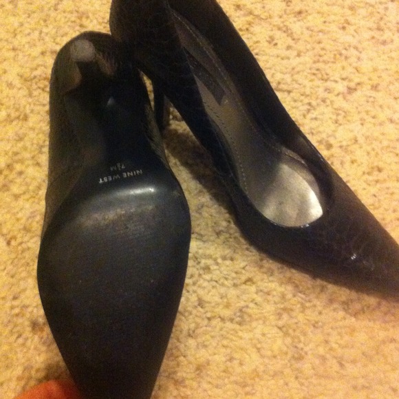 🚫Sold 🚫Nine West black heels - Picture 2 of 4