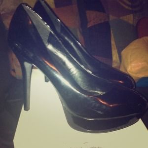 Jessica Simpson Patent Leather Peep Toe....