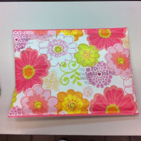 ✨Shipping Items!✨ - Picture 2 of 3