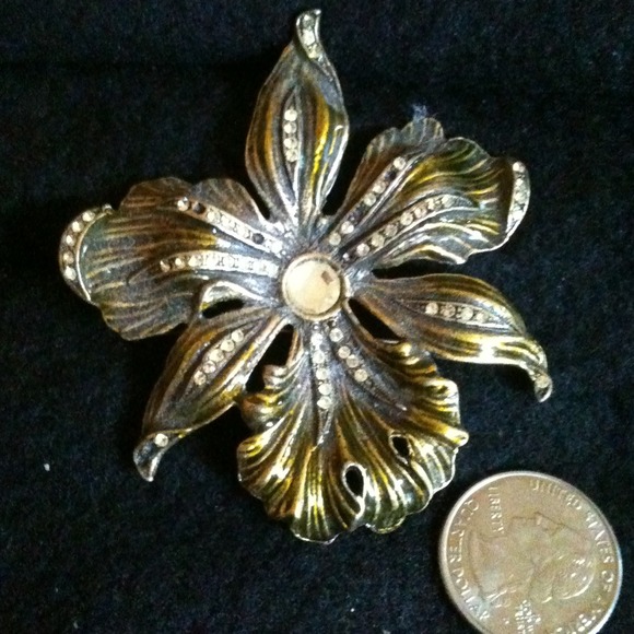 Brass brooch with rhinestones - Picture 1 of 1