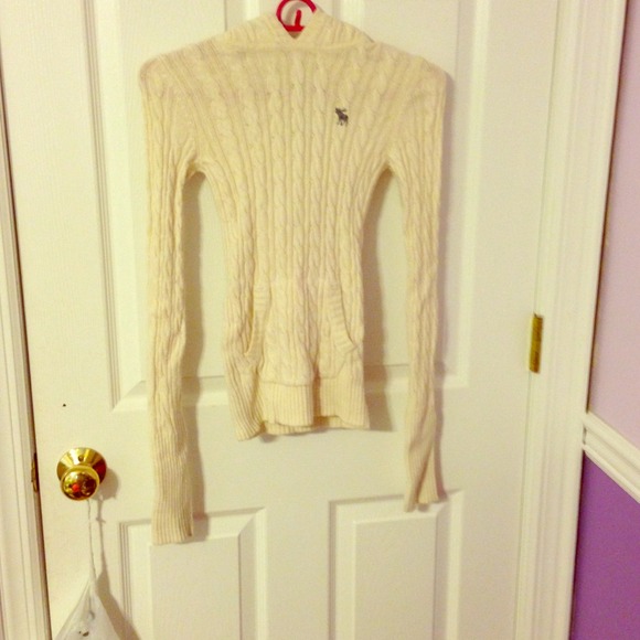 Cable knit Abercrombie sweater