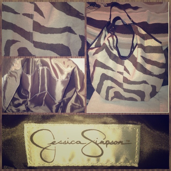 Jessica Simpson Tote👛💄 - Picture 1 of 3