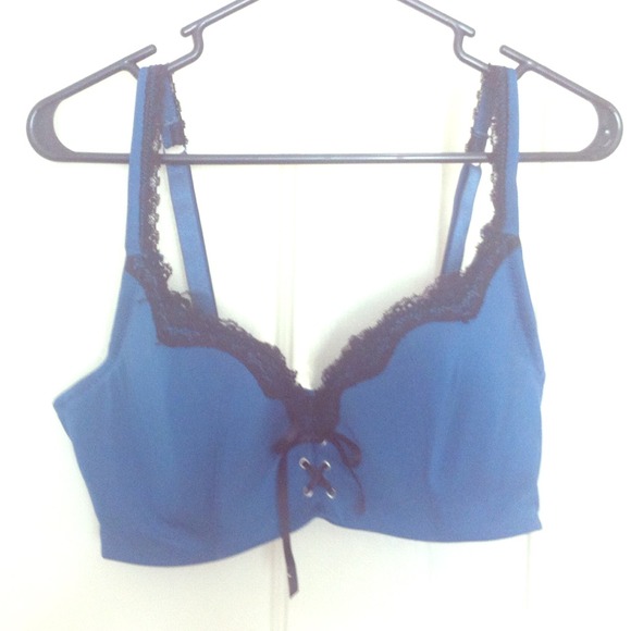 🚫SOLD🚫 Frederick's of Hollywood blue bra