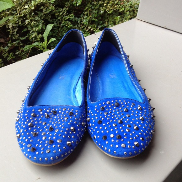 ⚡SALES⚡ALDO studded flats in navy - Picture 2 of 3