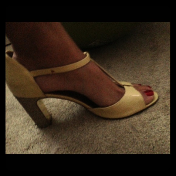 Juicy couture heels size 8