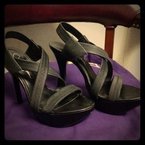 Jessica Simpson black heels worn 3 times