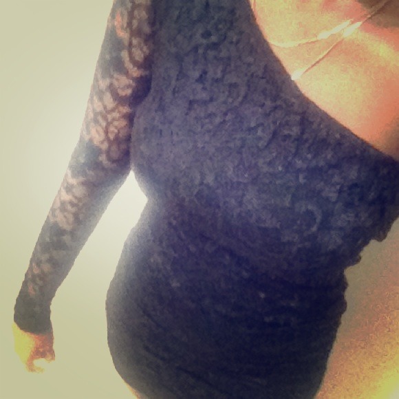 Black one shoulder w lace arm short dress