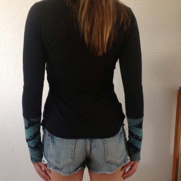 Long sleeve bites shirt turquoise/black*sold* - Picture 2 of 2