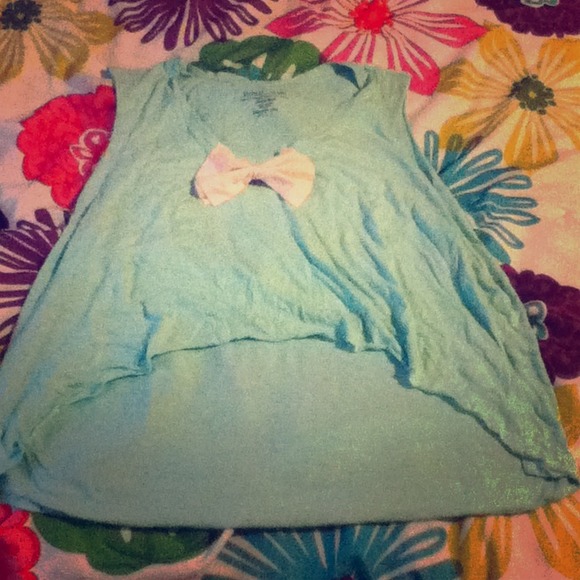 Light blue tank top with pink bow