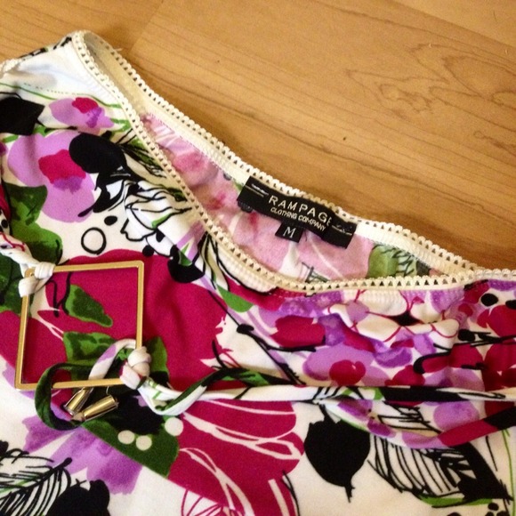 🌺🌷Beautiful floral skirt🌷🌺 - Picture 2 of 3