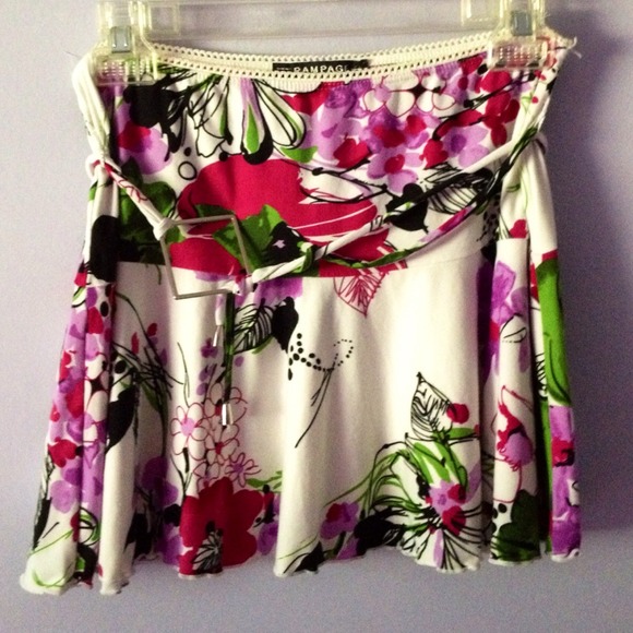 🌺🌷Beautiful floral skirt🌷🌺 - Picture 3 of 3