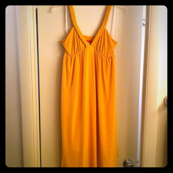 Yellow Dress - Picture 1 of 3