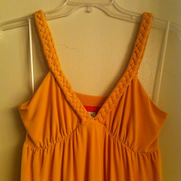 Yellow Dress - Picture 3 of 3