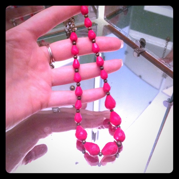 Red antique cut crystal...amazing detail - Picture 1 of 4