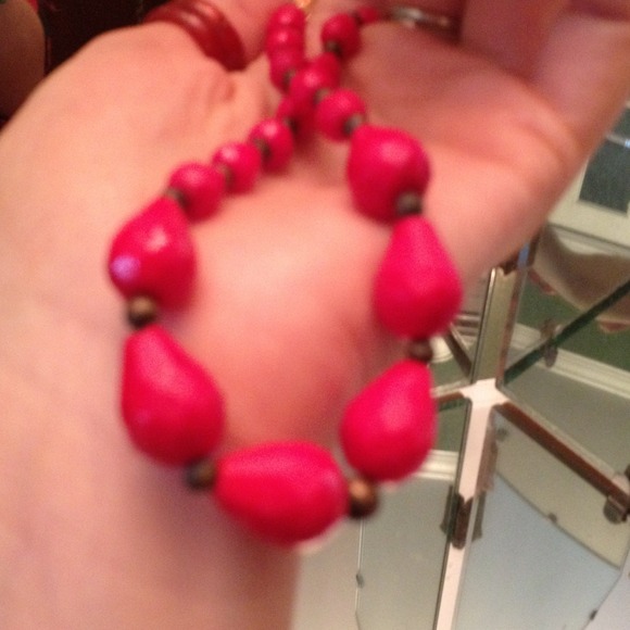 Red antique cut crystal...amazing detail - Picture 2 of 4