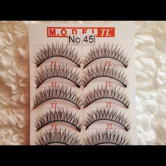 False Eyelashes #45 - Picture 1 of 4