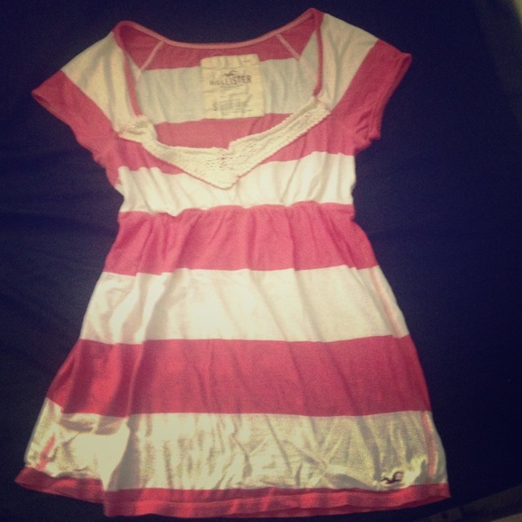 💋Hollister pink & white babydoll tee. Stretchy.