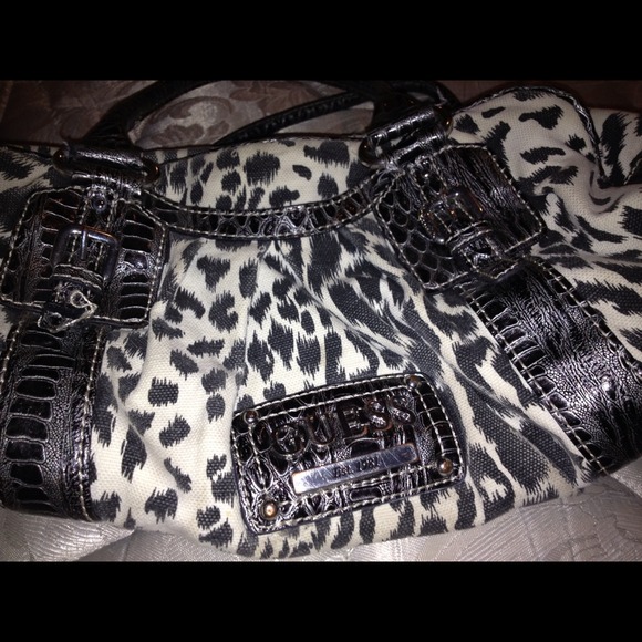 💥REDUCED💥 guess hand bag