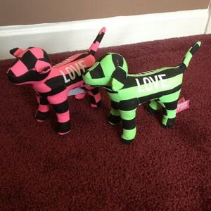 Victoria's Secret PINK dogs!