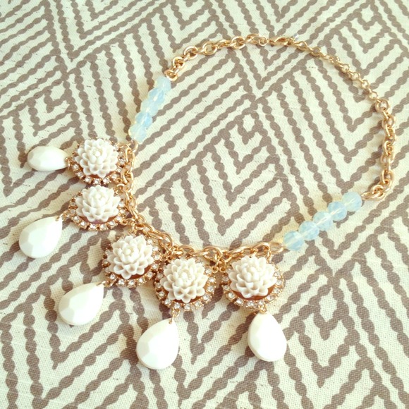 Jewelry - RESERVE White Floral Crystal Statement Necklace