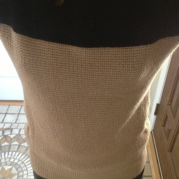 Colorblocked Sweater - Picture 3 of 3